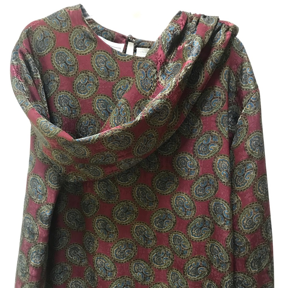 Vintage and Classy Paisley Silky Blouse - Picture 4 of 5